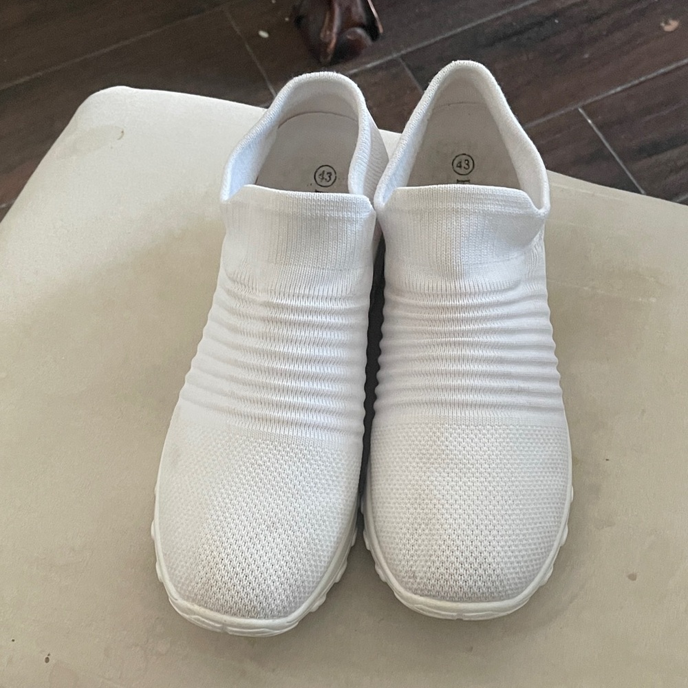 Men's Slip-On Knit Sneakers — White
